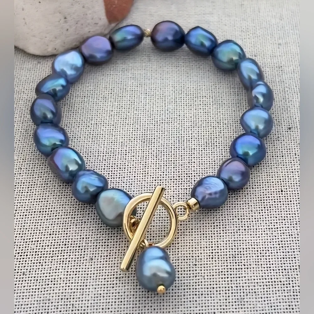 A Teenager'S Or Kids Irregular-Shaped Black Baroque Freshwater Pearls Bracelet,